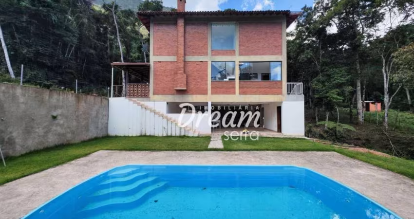 Casa com 3 dormitórios à venda, 300 m² por R$ 760.000,00 - Três Córregos - Teresópolis/RJ