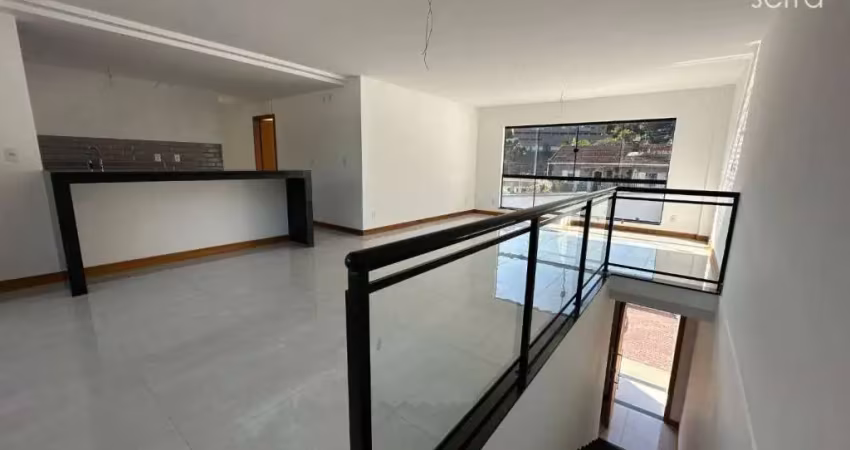 Casa com 3 dormitórios à venda, 143 m² por R$ 850.000,00 - Comary - Teresópolis/RJ