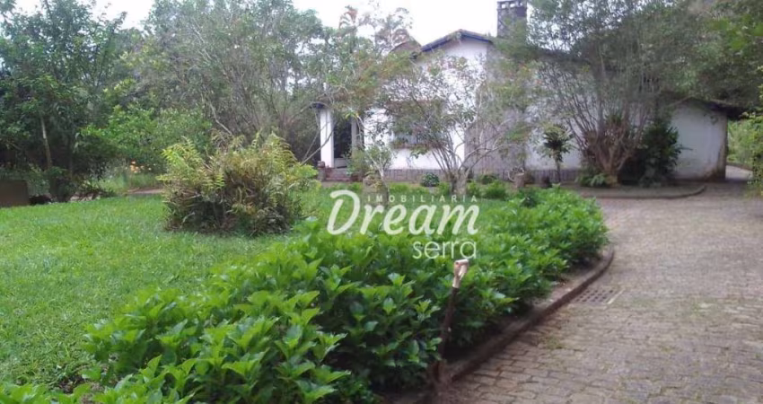 Casa com 4 dormitórios à venda, 334 m² por R$ 980.000,00 - Albuquerque - Teresópolis/RJ