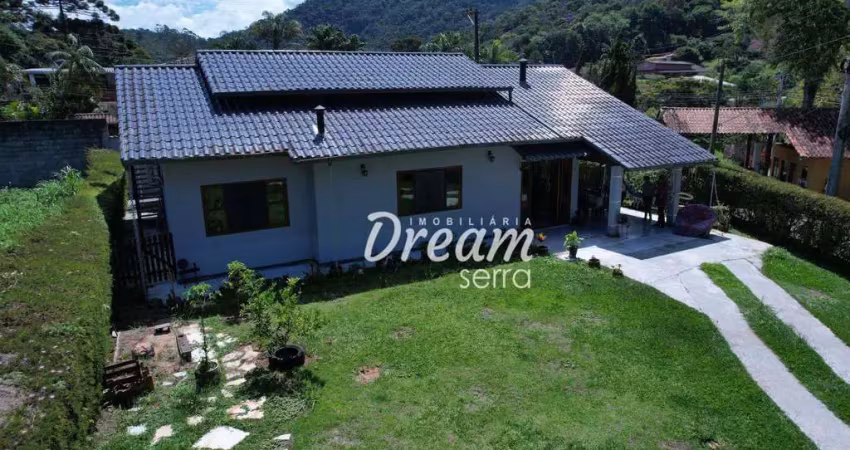 Casa com 3 dormitórios à venda, 122 m² por R$ 890.000,00 - Albuquerque - Teresópolis/RJ