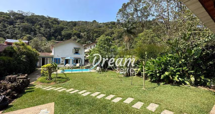 Casa com 5 dormitórios à venda, 320 m² por R$ 1.100.000,00 - Carlos Guinle - Teresópolis/RJ