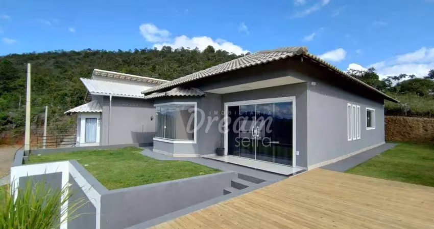 Casa com 3 dormitórios à venda, 100 m² por R$ 695.000,00 - Albuquerque - Teresópolis/RJ
