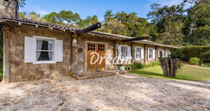 Casa com 7 dormitórios à venda, 260 m² por R$ 4.500.000,00 - Itaipava - Petrópolis/RJ