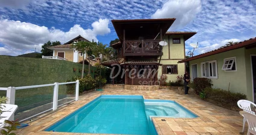 Casa com 4 dormitórios à venda, 110 m² por R$ 990.000,00 - Cuiabá - Petrópolis/RJ