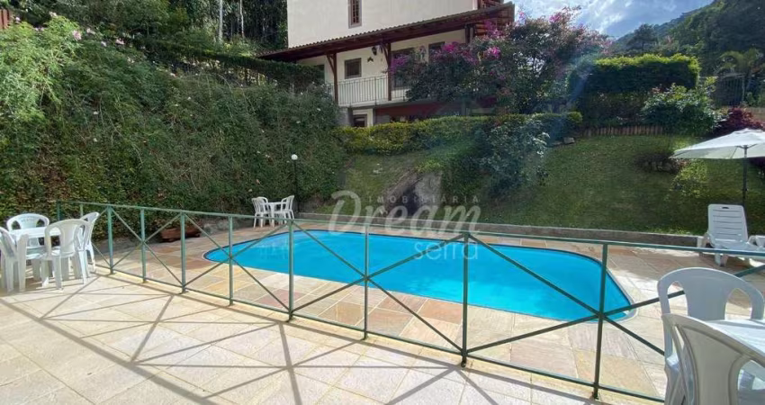Casa com 3 dormitórios à venda, 120 m² por R$ 490.000,00 - Cascata dos Amores - Teresópolis/RJ