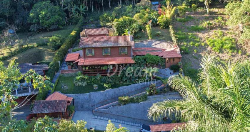 Casa com 5 dormitórios à venda, 111 m² por R$ 850.000,00 - Albuquerque - Teresópolis/RJ