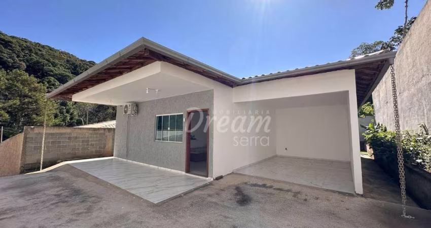 Casa com 3 dormitórios à venda, 131 m² por R$ 580.000 - Albuquerque - Teresópolis/RJ