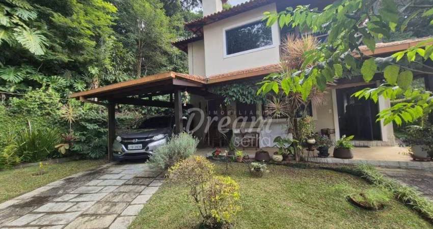 Casa com 3 dormitórios à venda, 168 m² por R$ 1.300.000,00 - Golfe - Teresópolis/RJ