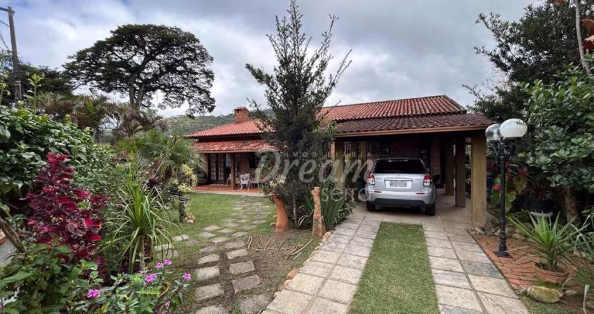Casa com 4 dormitórios à venda, 173 m² por R$ 1.254.000,00 - Barra do Imbuí - Teresópolis/RJ