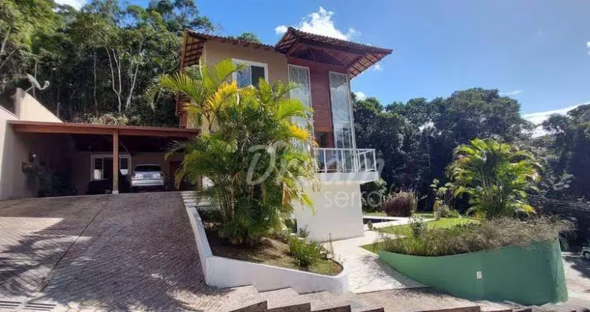 Linda casa em condomínio com 3 suítes, e lazer privativo à venda, 137 m² por r$ 1.450.000 - bom retiro - teresópolis/rj