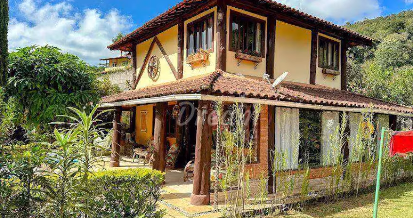 Casa com 4 dormitórios à venda, 190 m² por r$ 1.100.000,00 - albuquerque - teresópolis/rj