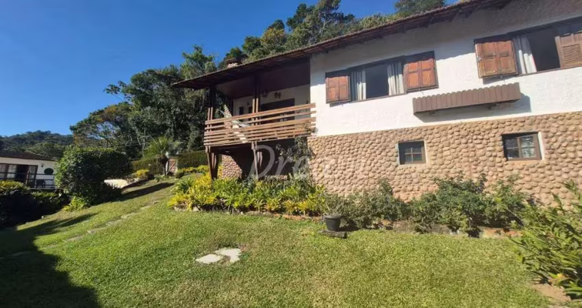 Excelente casa com 3 dormitórios à venda, 195 m² por r$ 850.000 - albuquerque - teresópolis/rj