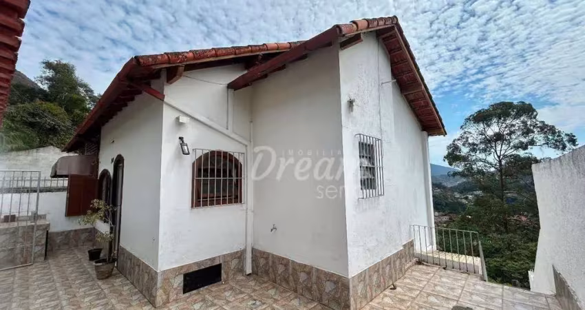 Casa com 3 dormitórios à venda, 93 m² por r$ 370.000,00 - iucas - teresópolis/rj