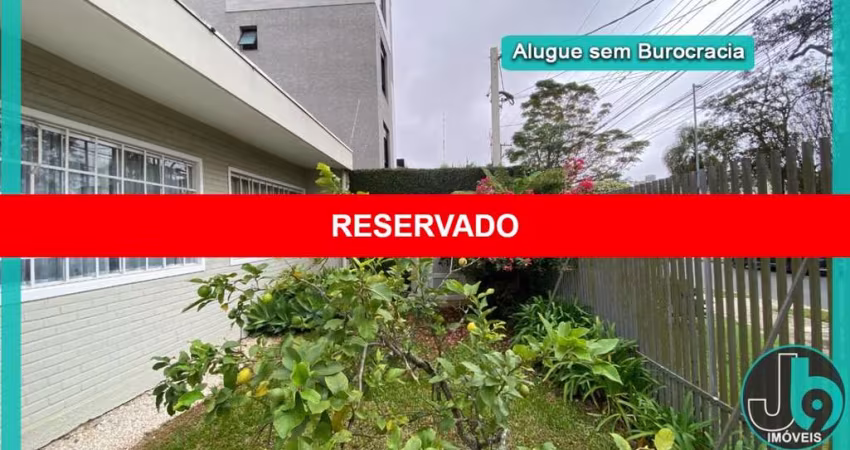 Casa térrea para alugar com 3 quartos sendo 1 suíte e 3 vagas de garagem no Juvevê