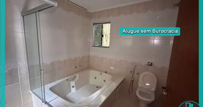 Sobrado para Alugar na Cidade Industrial com 3 quartos, 1 suíte, 3 vagas de garagem, ático com lareira e churrasqueira com 154m² por R$ 3.750,00/mês