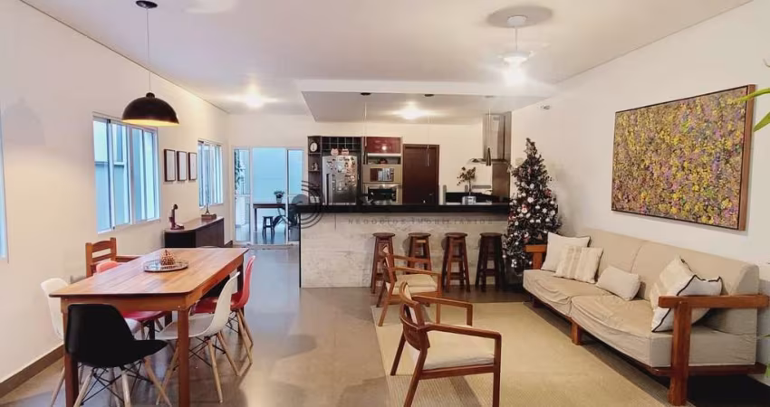 Casa (sobrado) com 3 dormitórios no Jardim Panorama na cidade de Salto.