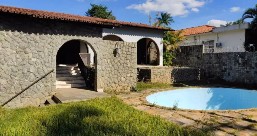 Casa com 5 quartos à venda na Avenida Santa Rosa, 581, São Luiz, Belo Horizonte