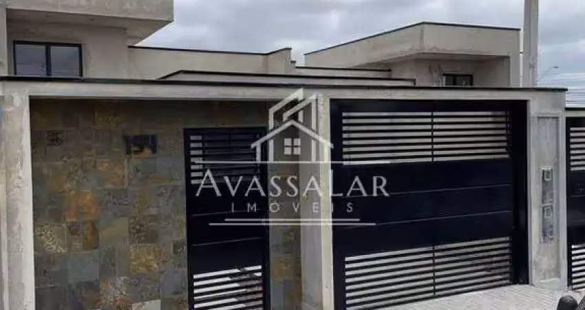 Linda casa com 3 quartos e piscina em localização privilegiada