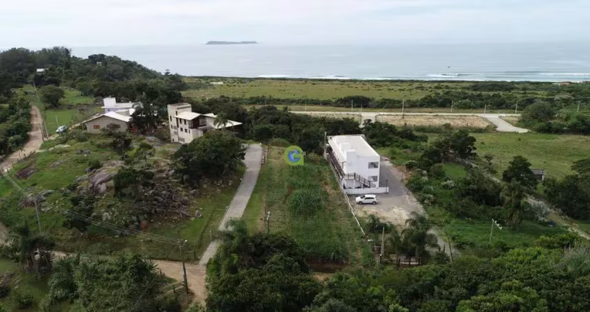 Terreno com 2.290 m², localizado a 700 mts da praia da gamboa em garopaba sc.