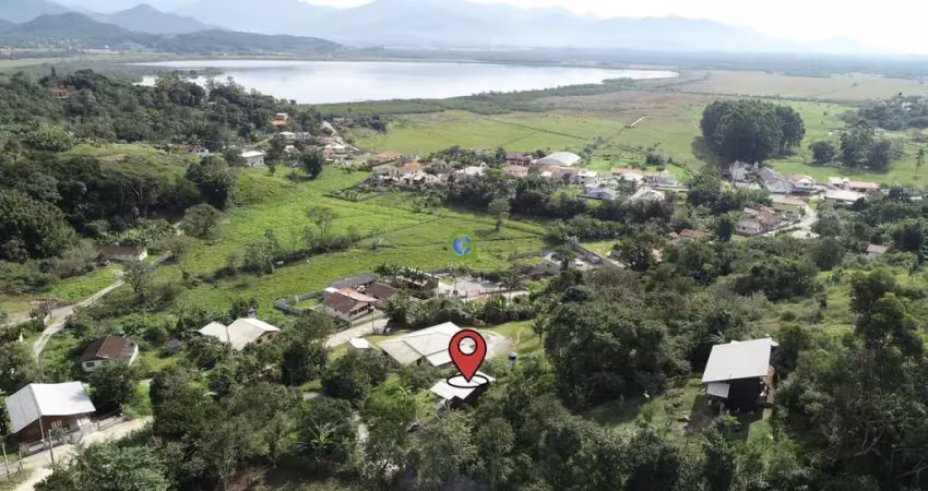 Imóvel com vista apaixonante para a Lagoa do Coração e da Serra do Tabuleiro.