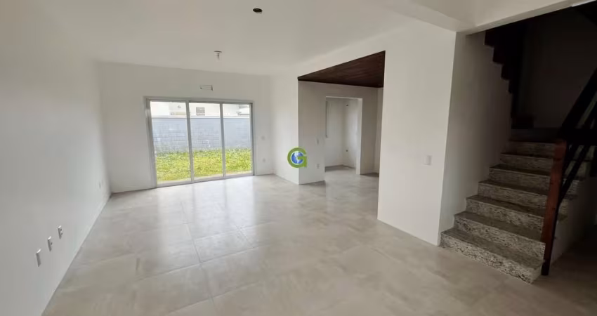 Excelente sobrado à venda no bairro Areias de Palhocinha em Garopaba.