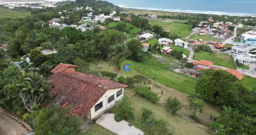 'Casa com Vista Mar em Gamboa, Garopaba: 120m², 2 Dorms, 2500m² Terreno'