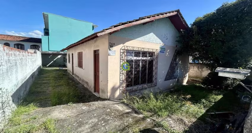 Casa a venda no bairro Fazenda Santo Antônio em São José. Com 95 m² de área priv