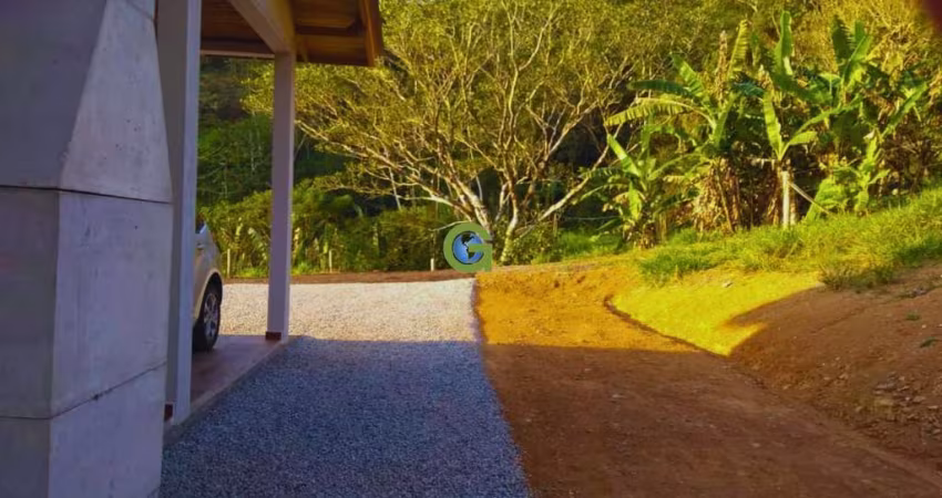 Casa Aconchegante em Amplo Terreno com Vista para as Montanhas – Paulo Lopes SC