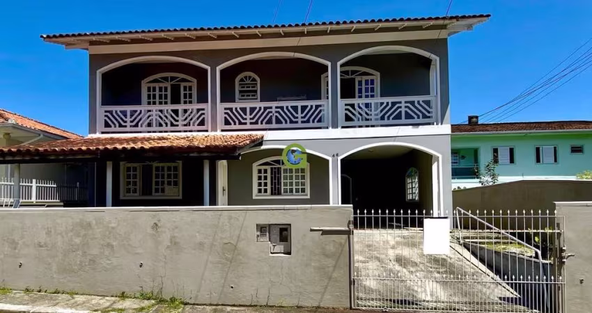 Casa à venda em Fazenda Santo Antônio / São José/SC – 5 quartos