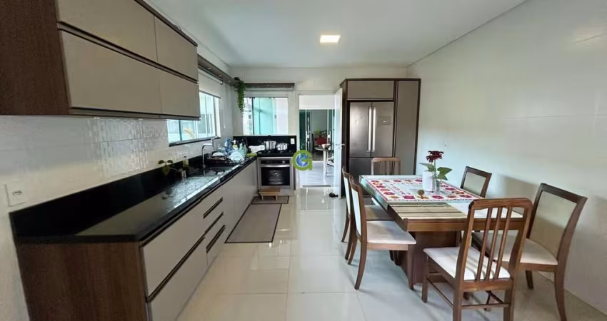 Casa 5 dormitórios à venda Fazenda Santo Antônio São José/SC