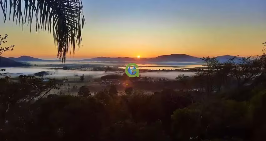 Casa exclusiva no morro com vista panorâmica de garopaba – 2.000m² de terreno