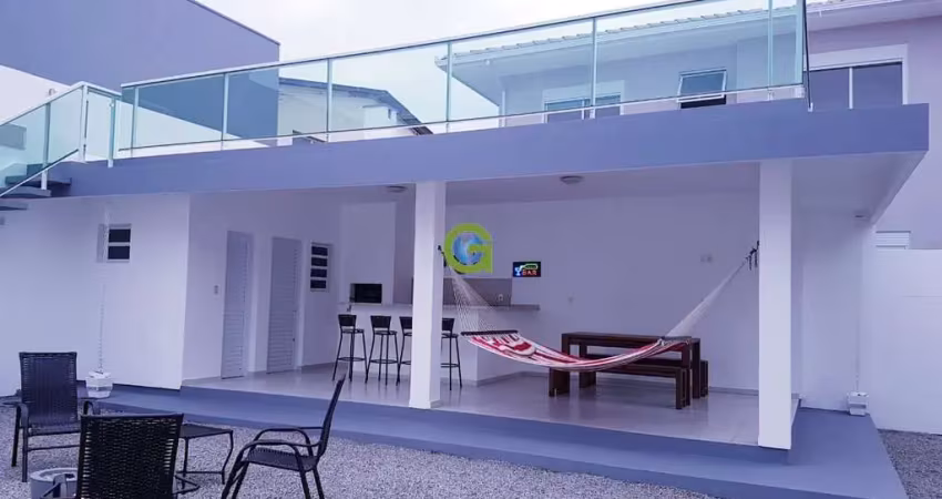 Casa mobiliada a 75m do mar com suíte e lazer na praia do sonho, palhoça / sc