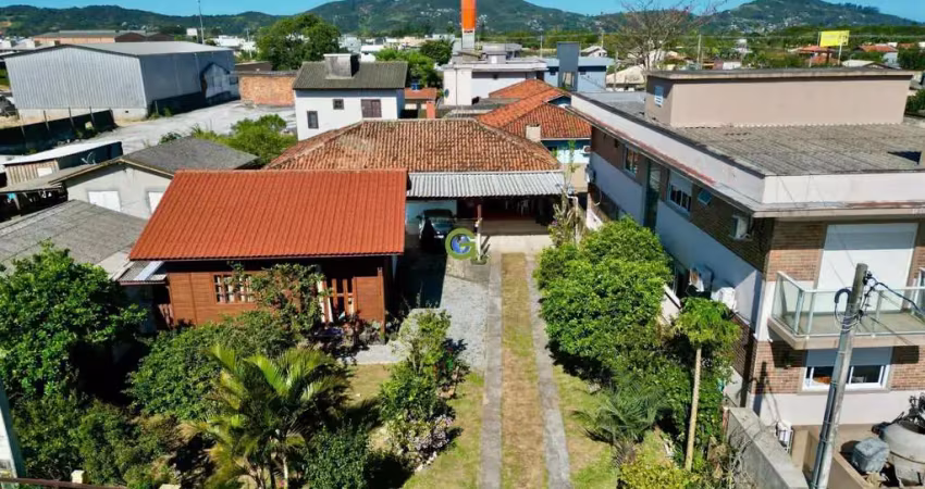 Duas casas em terreno de 438m² com escritura pública – areias de palhocinha/sc