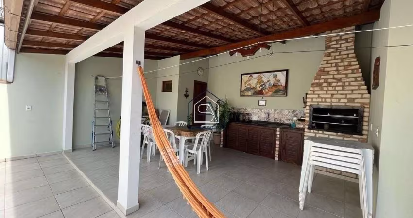 Ampla casa à venda próximo da Avenida das Torres