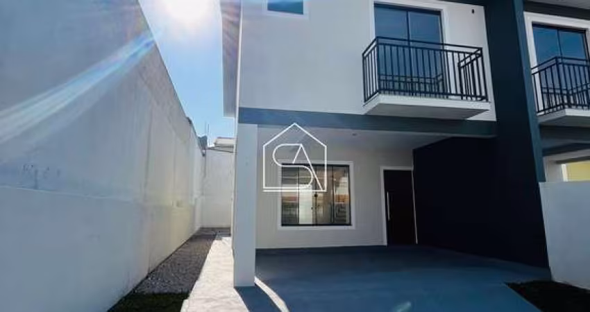 Lindo Sobrado com 3 dormitórios 1 suíte no Bairro Real Parque - São José - SC