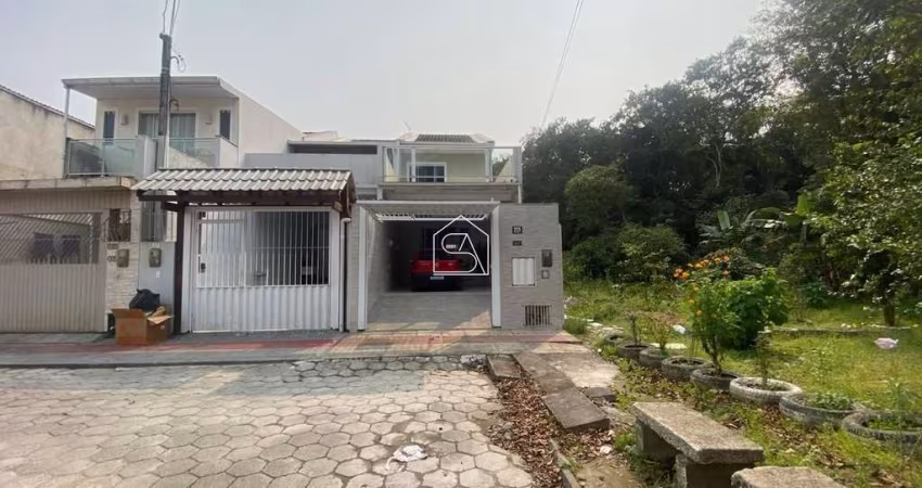 Sobrado localizado em Forquilhas
