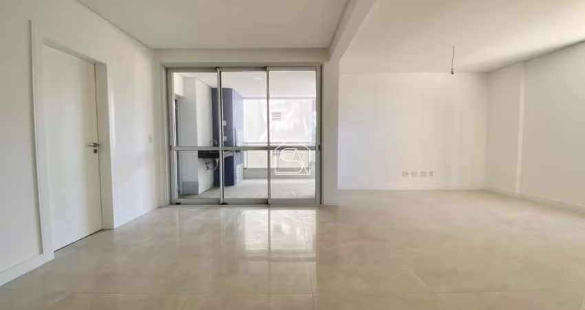Apartamento 04 dormitórios sendo 1  suíte, a venda em Campinas, São José, SC.