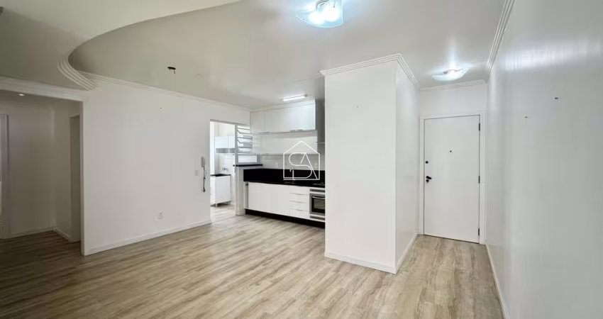 Apartamento à venda em Barreiros, a 140 metros da Leoberto Leal.