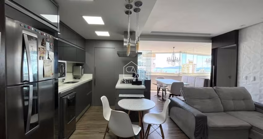 Apartamento 02 dormitórios com vista mar em Barreiros, São José/SC