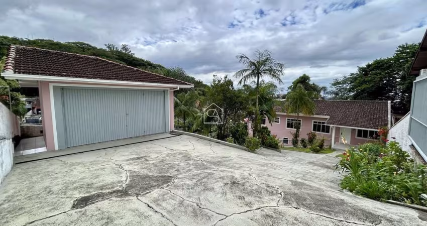 Casa com 3 dormitórios à venda no Centro Histórico de São José, SC
