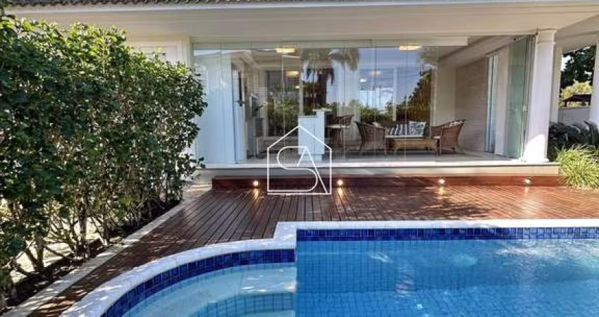 Casa à venda em um dos condomínios mais exclusivos e reservados do Cacupé,