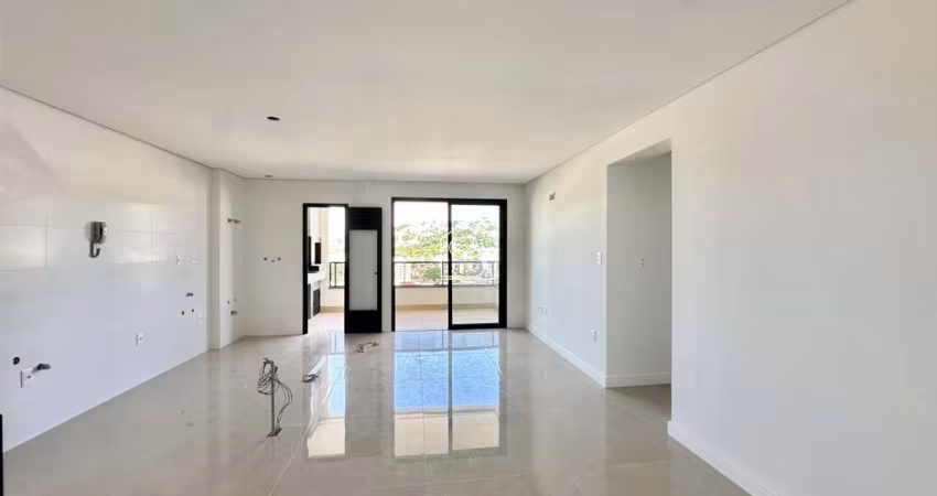 Amplo apartamento à venda no bairro Floresta em São José.