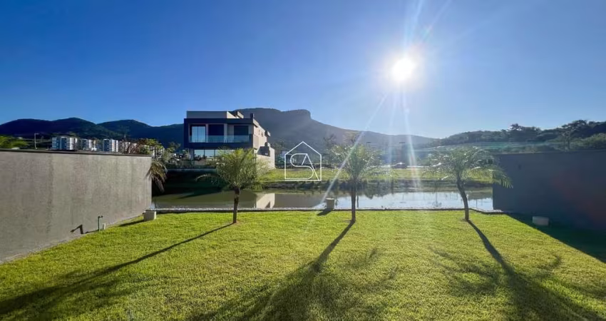 Casa com 241m2 com fundo para o Lago - Reserva da Pedra