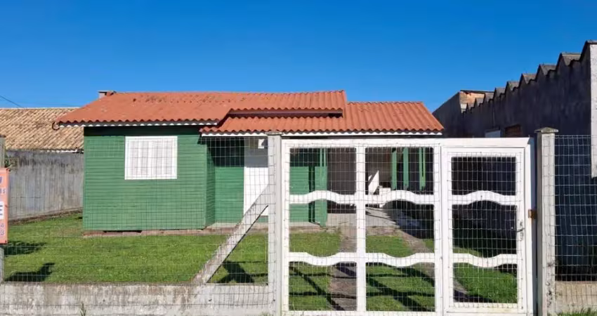 Casa no centro de cidreira, escriturada e mobiliada 300 metros da prefeitura