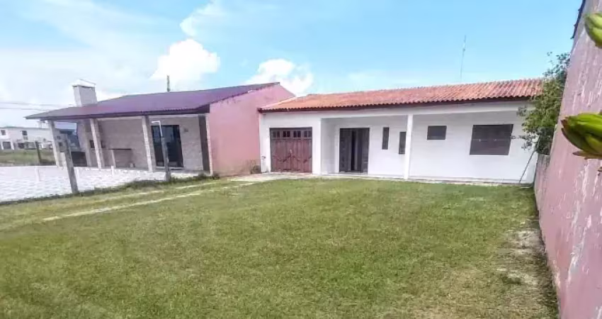 Casa sozinha no pátio no bairro salinas próxima a plataforma. barbada