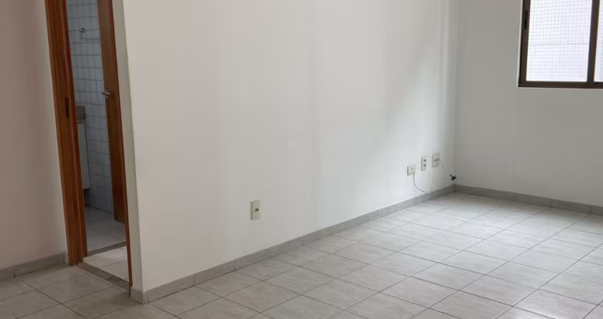 Boa Viagem | 3 Quartos, 75m², Varanda, 1 Vaga – Mobiliado e a 100m da Praia
