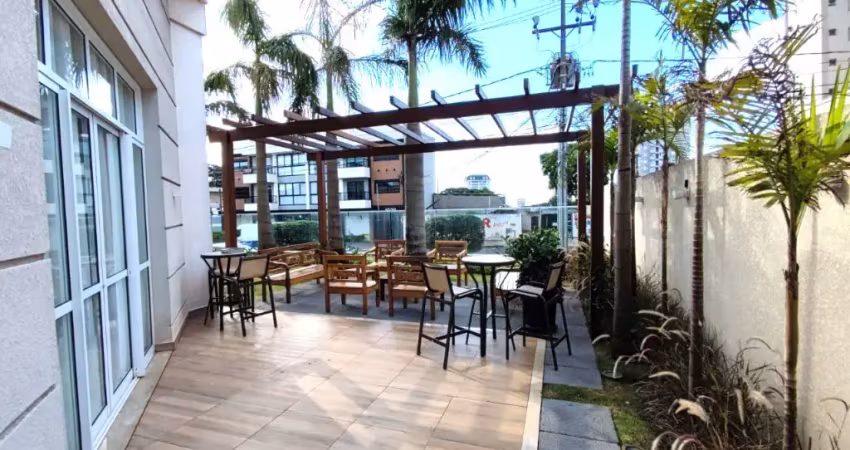 Apartamento no centro com 113m² 3 dormitórios  1 suíte  2 vagas de garagem .