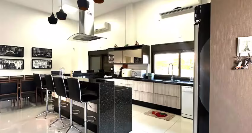 Casa térrea  - condomínio village – com 3 suítes amplas, conceito aberto, fino acabamento - terreno com 1.860 m² com 544m² útil.
