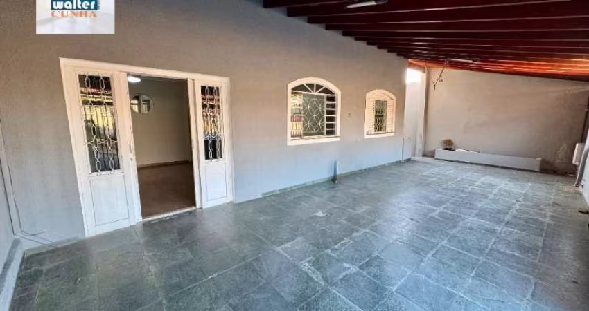 Vendo Casa Dic VI região do Ouro Verde 3 dormitórios suíte R$ 450 mil Aceita Financiamento