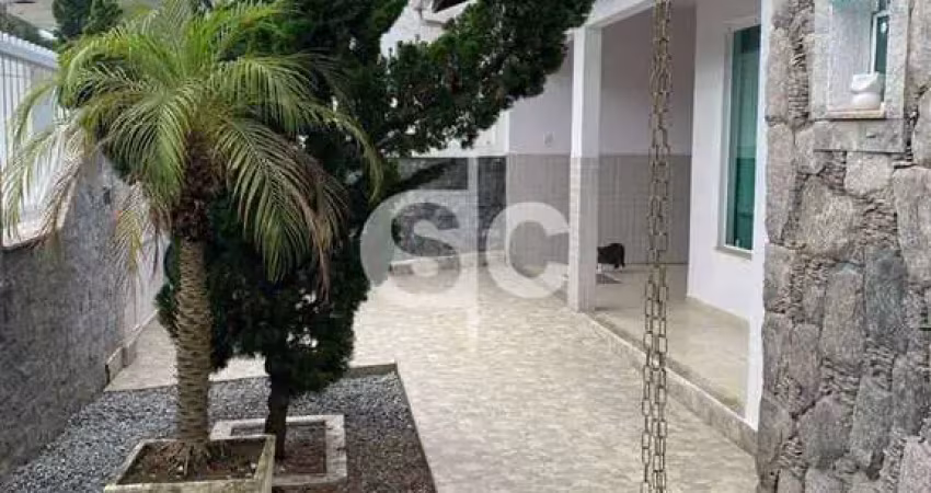 Casa para venda – espaçosa, confortável e com área comercial!